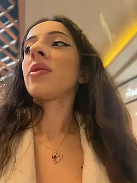 Hottiem4 online show from March 25, 2026, 12:33 pm