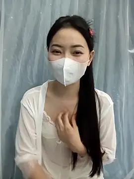Xiangchuu online show from April 22, 2026, 3:35 pm