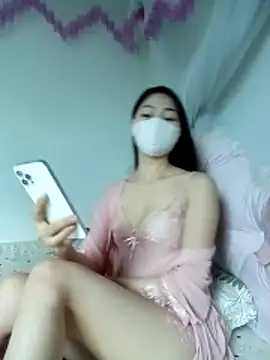 Xiangchuu online show from May 3, 2026, 7:47 am