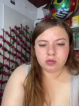 Snapshot of kitty__pinnk chatting on July 2, 2026, 7:31 pm kitty pinnk online show from July 2, 2026, 7:31 pm