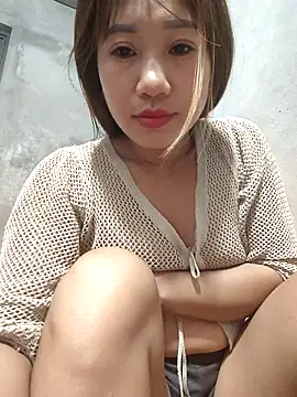 xinhxinh-cute online show from May 11, 2026, 11:02 pm