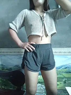 xinhxinh-cute online show from May 17, 2026, 2:53 am