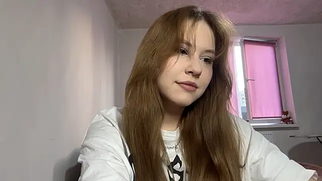 Snapshot of NyelleSpir chatting on March 25, 2026, 3:29 pm NyelleSpir online show from March 25, 2026, 3:29 pm