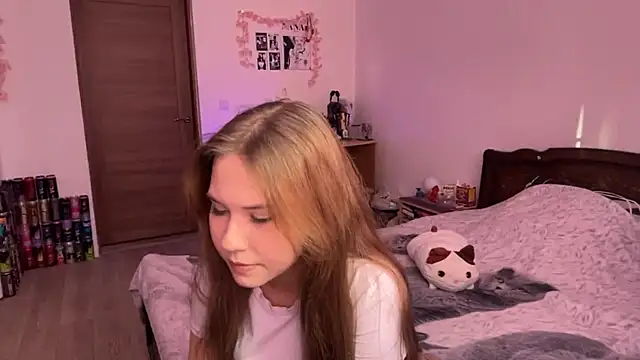 NyelleSpir online show from April 28, 2026, 3:06 pm