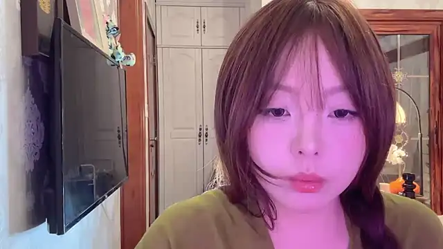 thelittlexx online show from May 17, 2026, 7:28 am