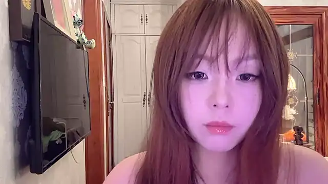 thelittlexx online show from May 19, 2026, 7:47 am
