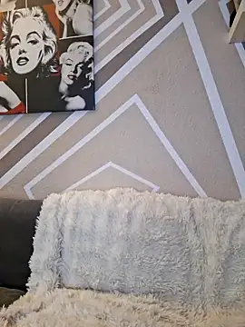 SlimBellaOfficial online show from March 31, 2026, 7:03 pm