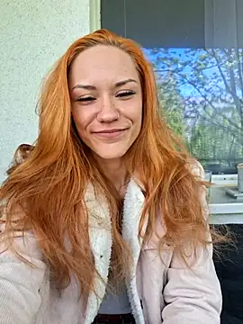 Snapshot of SlimBellaOfficial chatting on April 27, 2026, 10:35 am SlimBellaOfficial online show from April 27, 2026, 10:35 am