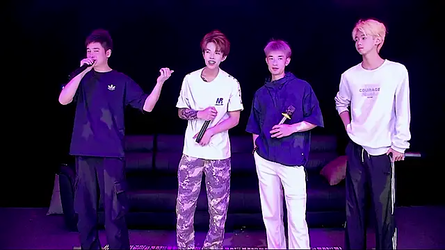 Snapshot of Gayboy-000001 chatting on April 5, 2026, 12:46 pm Gayboy-000001 online show from April 5, 2026, 12:46 pm