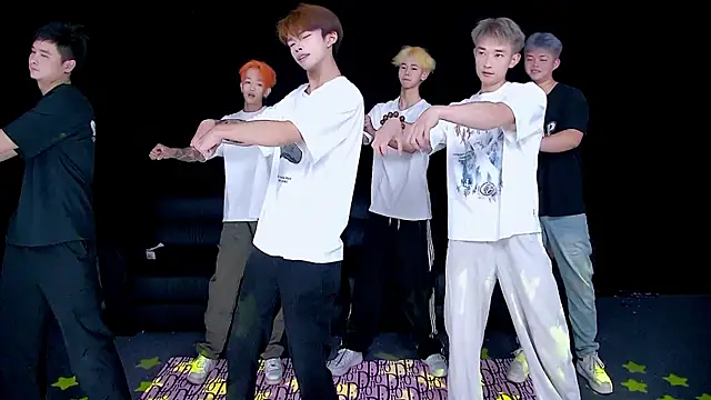 Snapshot of Gayboy-000001 chatting on April 6, 2026, 12:17 pm Gayboy-000001 online show from April 6, 2026, 12:17 pm