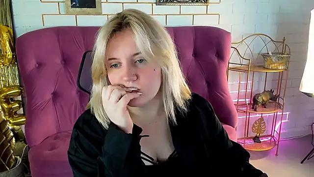 Snapshot of KathyBriggs chatting on April 25, 2026, 5:10 am KathyBriggs online show from April 25, 2026, 5:10 am