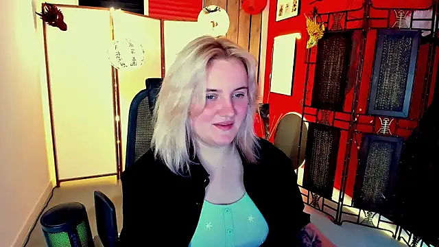 Snapshot of KathyBriggs chatting on June 5, 2026, 5:03 am KathyBriggs online show from June 5, 2026, 5:03 am