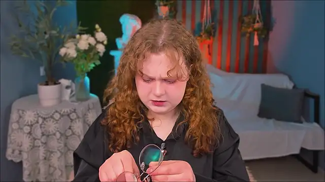 SaraSweetness online show from March 27, 2026, 9:21 am