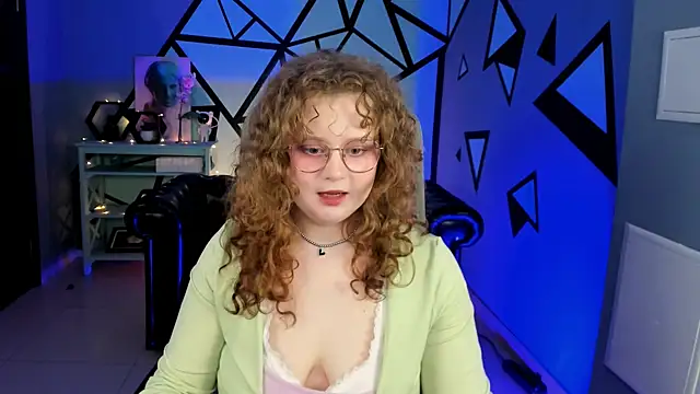 Snapshot of SaraSweetness chatting on April 4, 2026, 12:57 pm SaraSweetness online show from April 4, 2026, 12:57 pm
