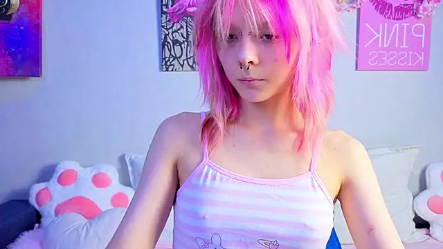 Snapshot of PerryKitty chatting on July 13, 2026, 3:48 pm PerryKitty online show from July 13, 2026, 3:48 pm