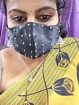 Snapshot of honeyflowerr chatting on March 26, 2026, 8:42 am honeyflowerr online show from March 26, 2026, 8:42 am