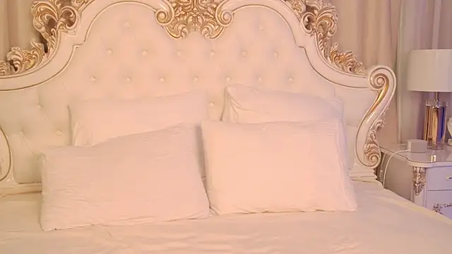 LisaStone online show from July 16, 2026, 3:56 am