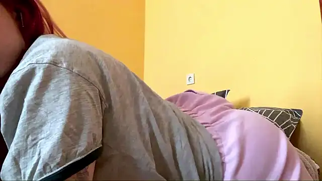 Snapshot of PleasureCastle chatting on March 26, 2026, 12:33 pm PleasureCastle online show from March 26, 2026, 12:33 pm