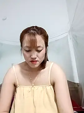 -Bitilu- online show from April 28, 2026, 2:27 am