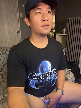 Snapshot of Titanryu chatting on July 3, 2026, 5:30 pm Titanryu online show from July 3, 2026, 5:30 pm