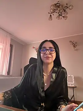 TheaMerve online show from April 17, 2026, 2:20 pm