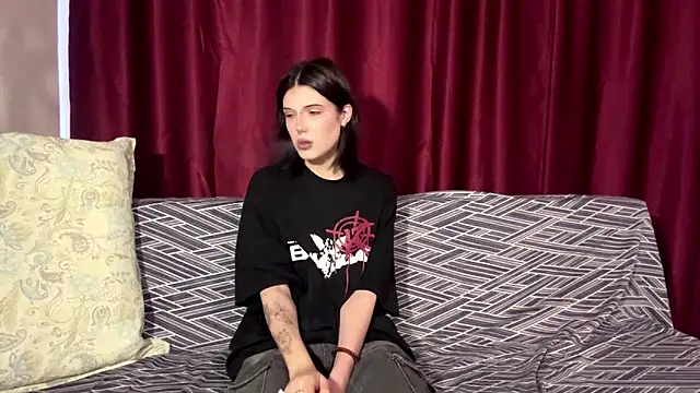 DreamyPair online show from May 28, 2026, 8:11 am