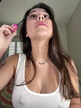 Carolzinhalux69 online show from May 20, 2026, 4:35 pm