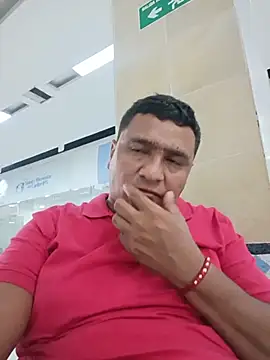 luis20212 online show from May 23, 2026, 3:49 pm
