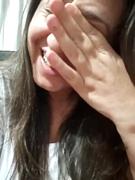 Snapshot of Kamyla_K chatting on March 31, 2026, 12:23 am Kamyla K online show from March 31, 2026, 12:23 am