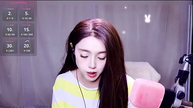 Snapshot of Cuviee chatting on March 27, 2026, 11:43 am Cuviee online show from March 27, 2026, 11:43 am