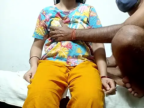 Sexyy Bhabhi 143 online show from April 15, 2026, 5:42 pm