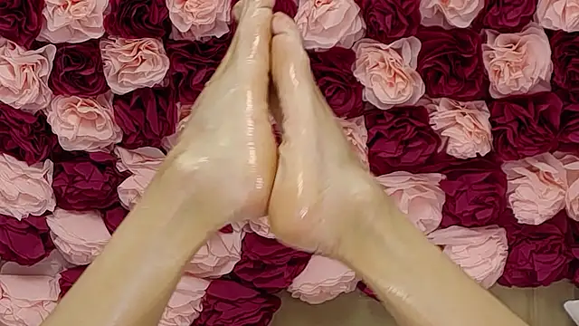 AriannaCruise online show from April 11, 2026, 7:45 am