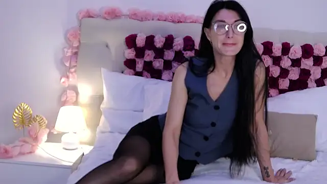 AriannaCruise online show from April 25, 2026, 11:24 pm