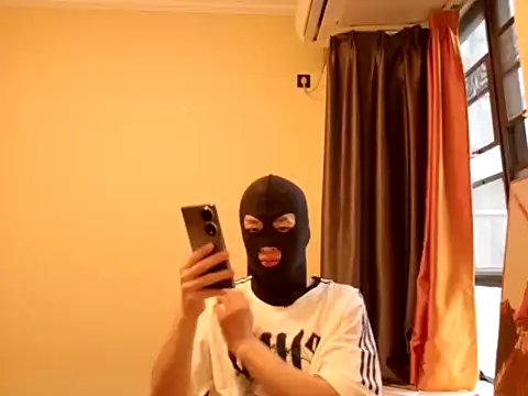 Snapshot of samouass chatting on April 22, 2026, 8:50 am samouass online show from April 22, 2026, 8:50 am