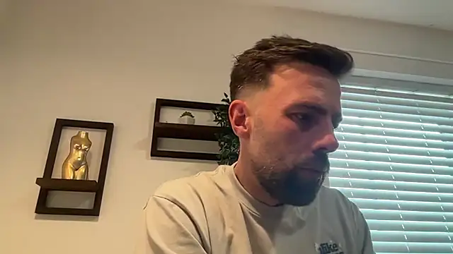 Snapshot of DaveRoyale chatting on April 3, 2026, 4:38 pm DaveRoyale online show from April 3, 2026, 4:38 pm