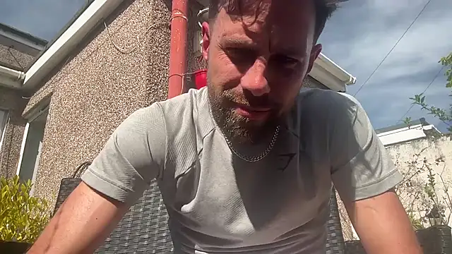 Snapshot of DaveRoyale chatting on April 7, 2026, 2:06 pm DaveRoyale online show from April 7, 2026, 2:06 pm