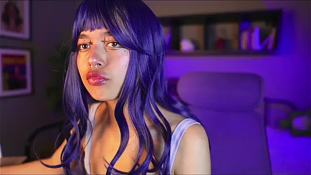 Saphyralux online show from May 14, 2026, 9:10 pm