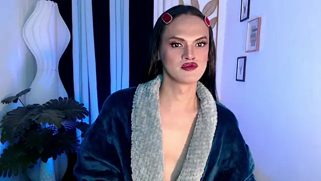 Snapshot of Bella_CiaoX chatting on May 25, 2026, 10:16 pm Bella CiaoX online show from May 25, 2026, 10:16 pm