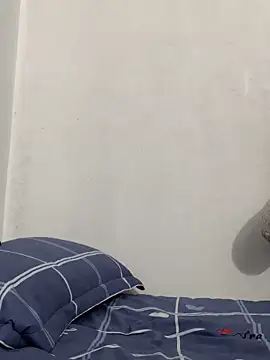 Elina 9 online show from April 9, 2026, 5:29 pm