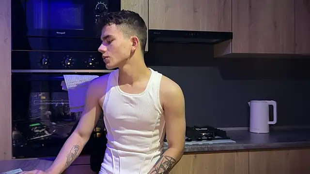 MaxWoolf online show from June 3, 2026, 1:57 pm