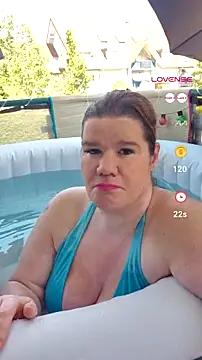 Snapshot of curvystachel42 chatting on July 11, 2026, 9:45 am curvystachel42 online show from July 11, 2026, 9:45 am