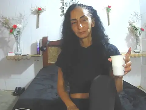 SamanttaLopez online show from May 8, 2026, 12:32 pm