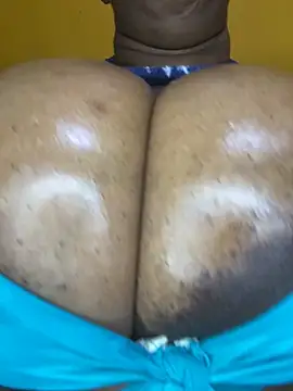 BoobsQueeen online show from May 21, 2026, 2:29 am