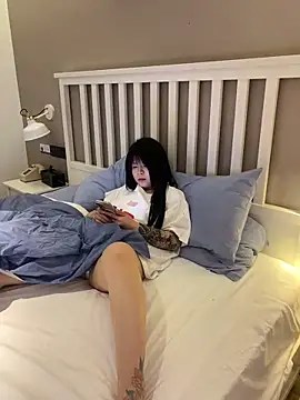 xiaoleilei-101 online show from April 1, 2026, 11:44 am