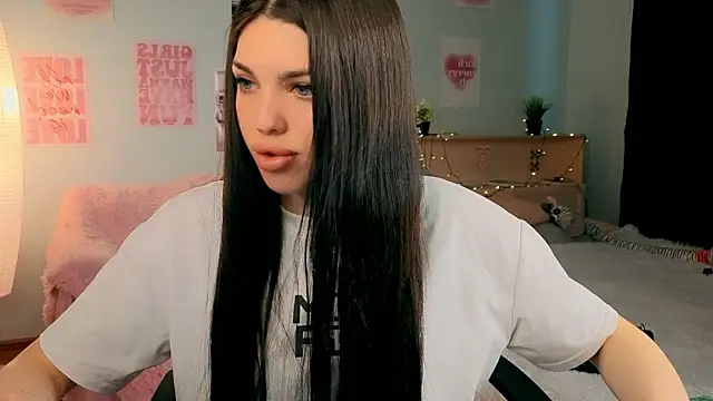 molly rettyy online show from March 30, 2026, 4:46 am