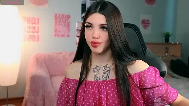 molly rettyy online show from May 20, 2026, 4:18 am