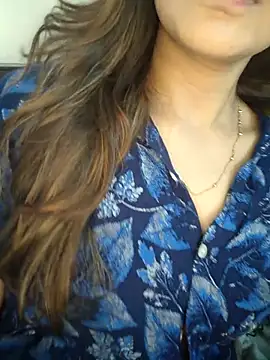 riyaa sexyy online show from July 14, 2026, 3:18 pm