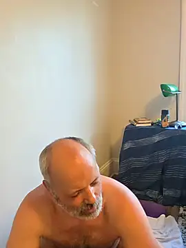 Snapshot of BiDadDreams chatting on June 24, 2026, 2:10 am BiDadDreams online show from June 24, 2026, 2:10 am