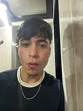 Snapshot of nico_herrera__ chatting on May 4, 2026, 12:28 am nico herrera online show from May 4, 2026, 12:28 am