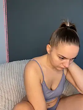 DominaDora17 online show from April 28, 2026, 3:17 pm